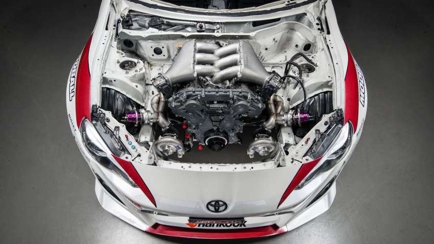 Toyota 86 goes mad, gets 1,000 hp Nissan GT-R engine 542269