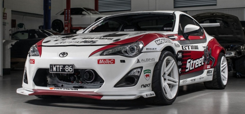 Toyota 86 goes mad, gets 1,000 hp Nissan GT-R engine 542181