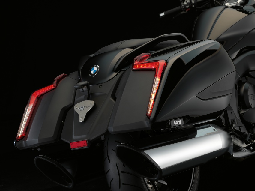2017 BMW Motorrad K1600 B – a bagger, BMW style 561779