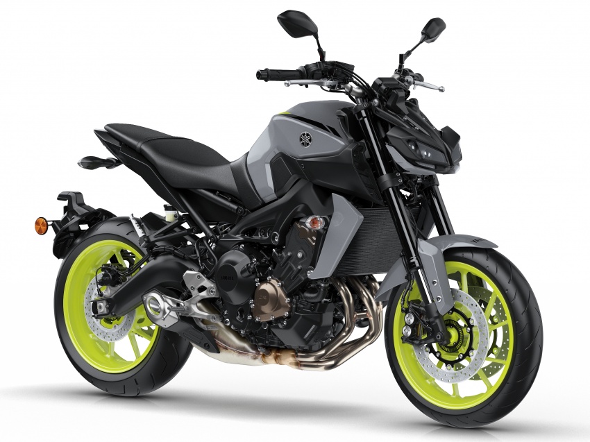 2017 Yamaha MT-09 updated for the new year – now with LED lights, quickshifter and upgraded suspension 559419