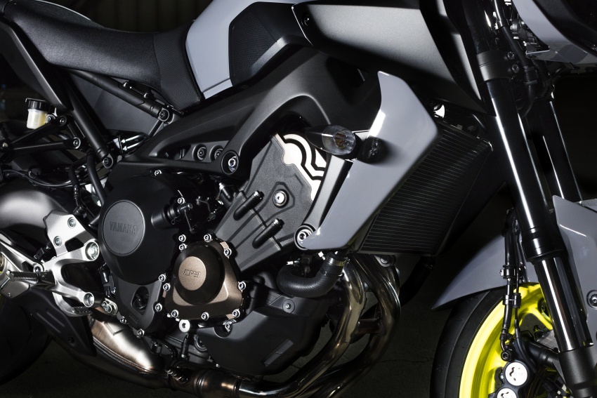 2017 Yamaha MT-09 updated for the new year – now with LED lights, quickshifter and upgraded suspension 559436
