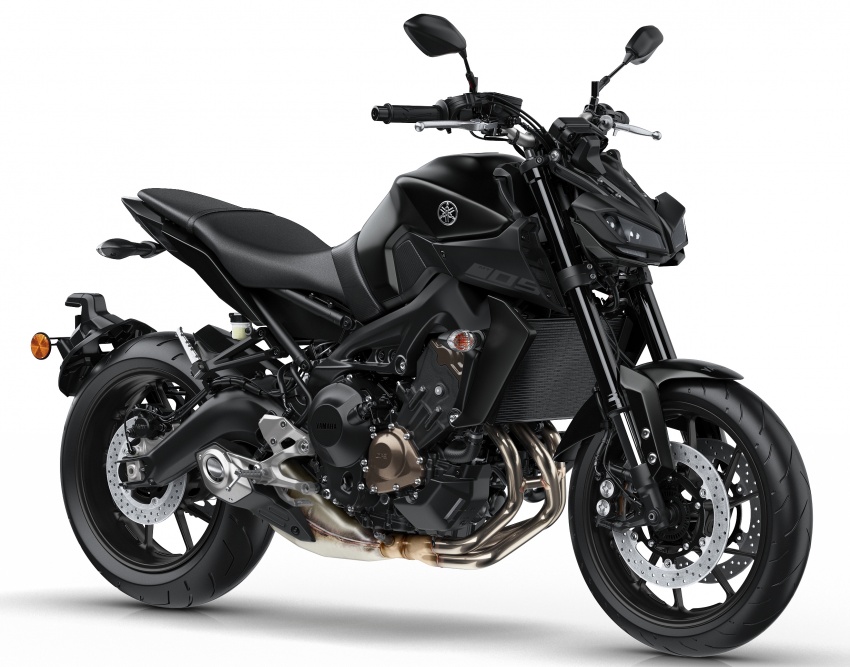 2017 Yamaha MT-09 updated for the new year – now with LED lights, quickshifter and upgraded suspension 559425
