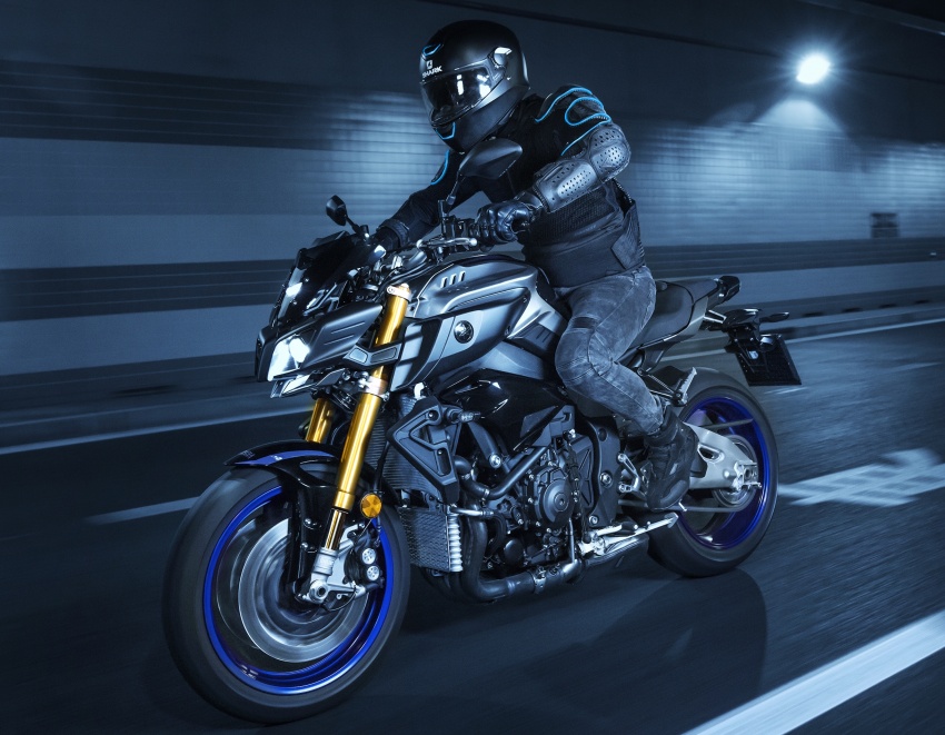 2017 Yamaha MT-10 updated with quickshifter, MT-10 SP gets YZF-R1M tech, Ohlins electronic suspension 559907