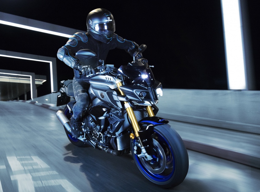 2017 Yamaha MT-10 updated with quickshifter, MT-10 SP gets YZF-R1M tech, Ohlins electronic suspension 559909
