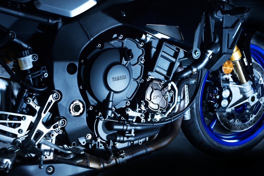2017 Yamaha MT-10 updated with quickshifter, MT-10 SP gets YZF-R1M tech, Ohlins electronic suspension 559912