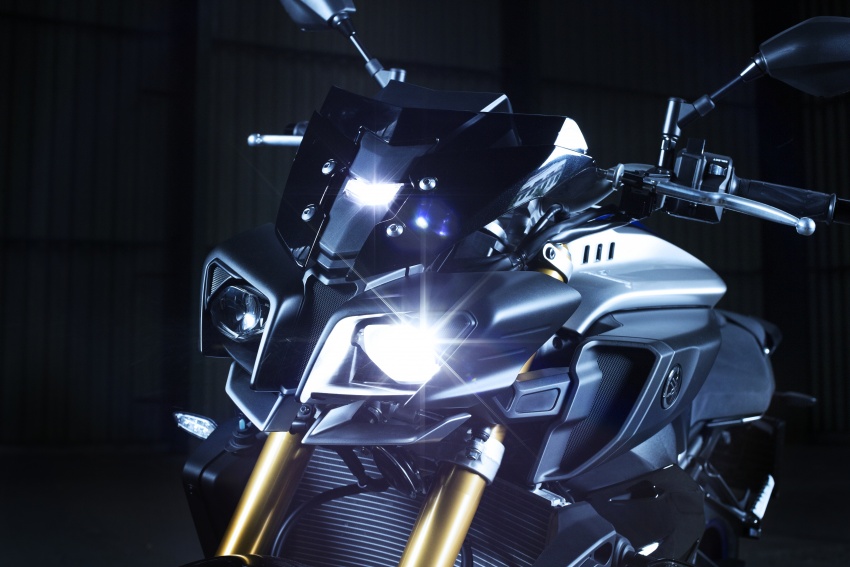 2017 Yamaha MT-10 updated with quickshifter, MT-10 SP gets YZF-R1M tech, Ohlins electronic suspension 559921