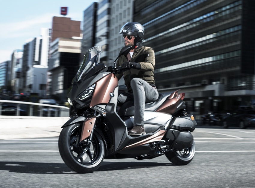 2017 Yamaha X-Max 300 scooter launched in Europe 565653