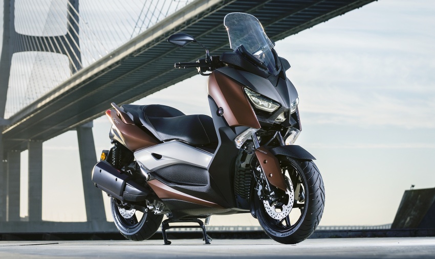 2017 Yamaha X-Max 300 scooter launched in Europe 565699