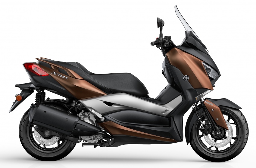 2017 Yamaha X-Max 300 scooter launched in Europe 565708