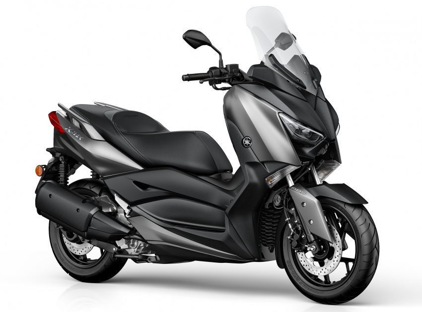 2017 Yamaha X-Max 300 scooter launched in Europe 565710