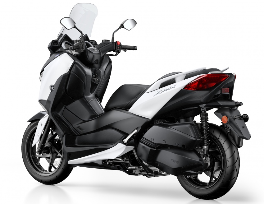 2017 Yamaha X-Max 300 scooter launched in Europe 565715