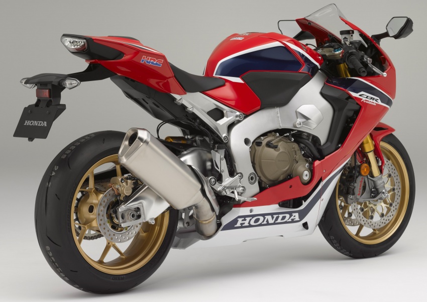 2017 Honda CBR1000RR Fireblade SP and SP2 – taking the fight to the black and green machine 558789