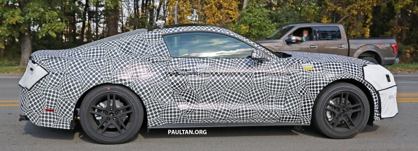 SPYSHOTS: Ford Mustang coupe facelift spotted 571502