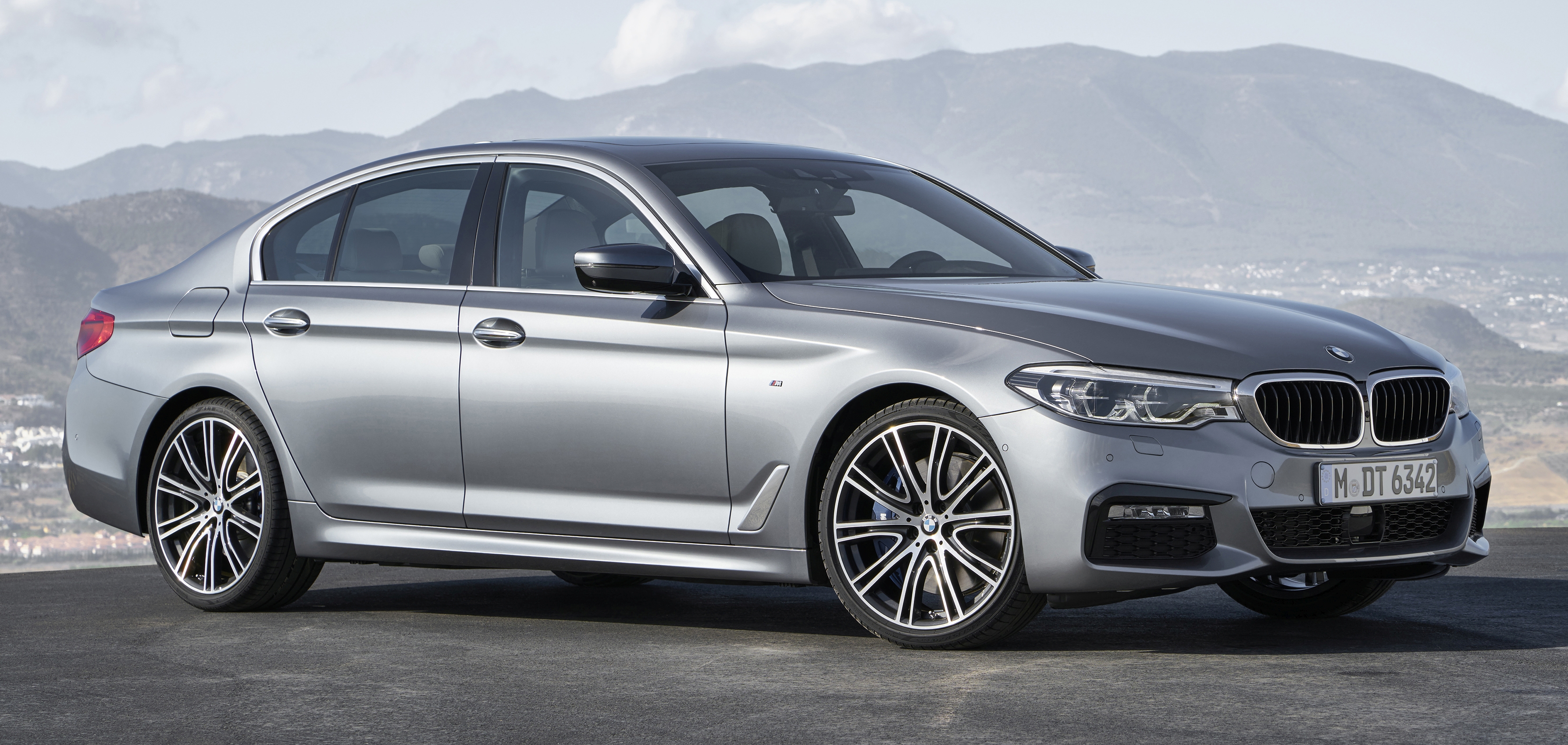 G30 BMW 5 Series unveiled - market debut in Feb 2017 