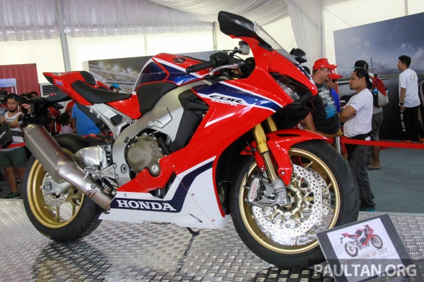 2017 Honda CBR1000RR superbike shown at Sepang 572128