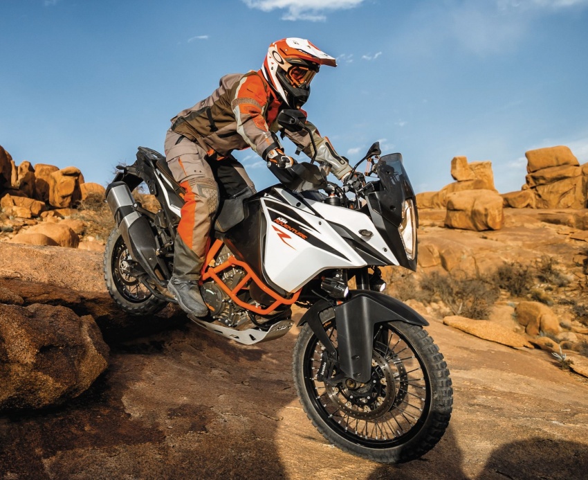 2017 KTM Adventure motorcycle range revamped – new 1090 and 1290 enduros replace the 1050 and 1190 560850