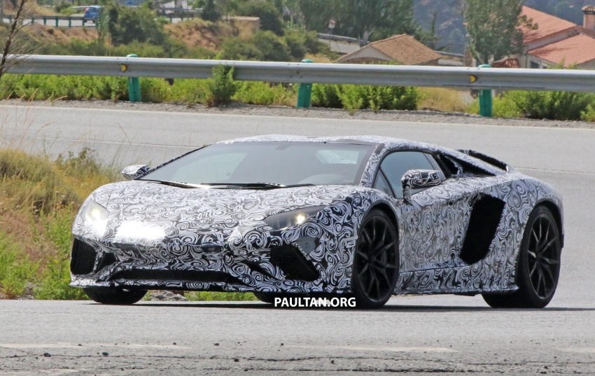 SPYSHOTS: Lamborghini Aventador facelift spotted 563329