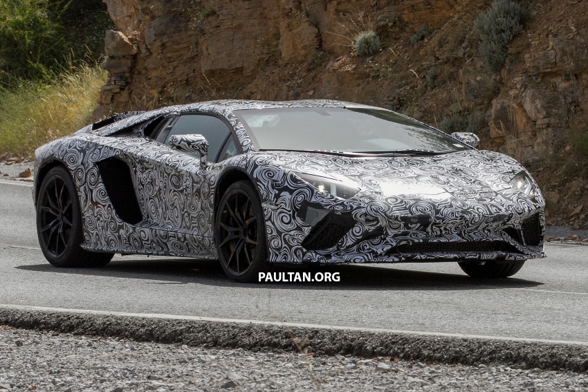 SPYSHOTS: Lamborghini Aventador facelift spotted 563320