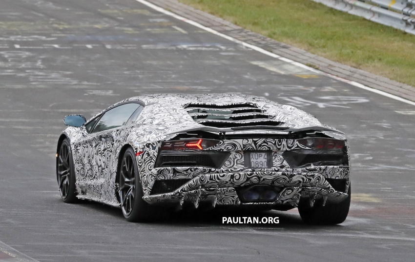 SPYSHOTS: Lamborghini Aventador facelift spotted 563313
