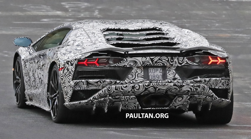 SPYSHOTS: Lamborghini Aventador facelift spotted 563314