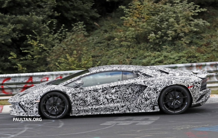 SPYSHOTS: Lamborghini Aventador facelift spotted 563308