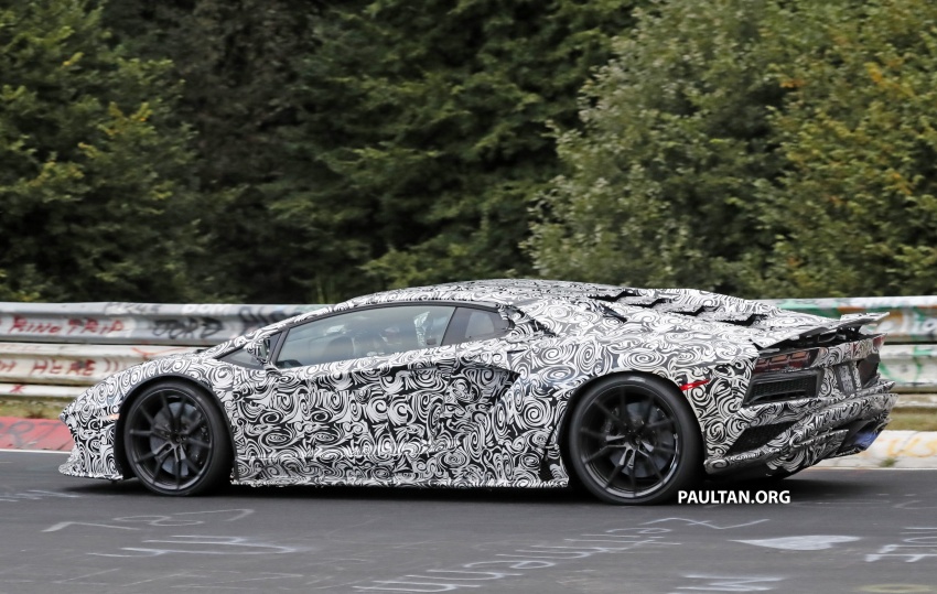 SPYSHOTS: Lamborghini Aventador facelift spotted 563309