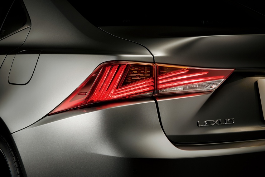 Lexus IS facelift – minor change goes on sale in Japan 566477