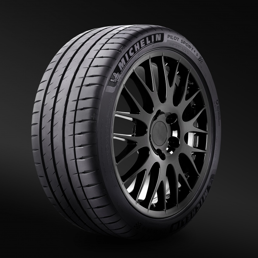 Michelin Pilot Sport 4 S tyre replaces Pilot Super Sport 561600