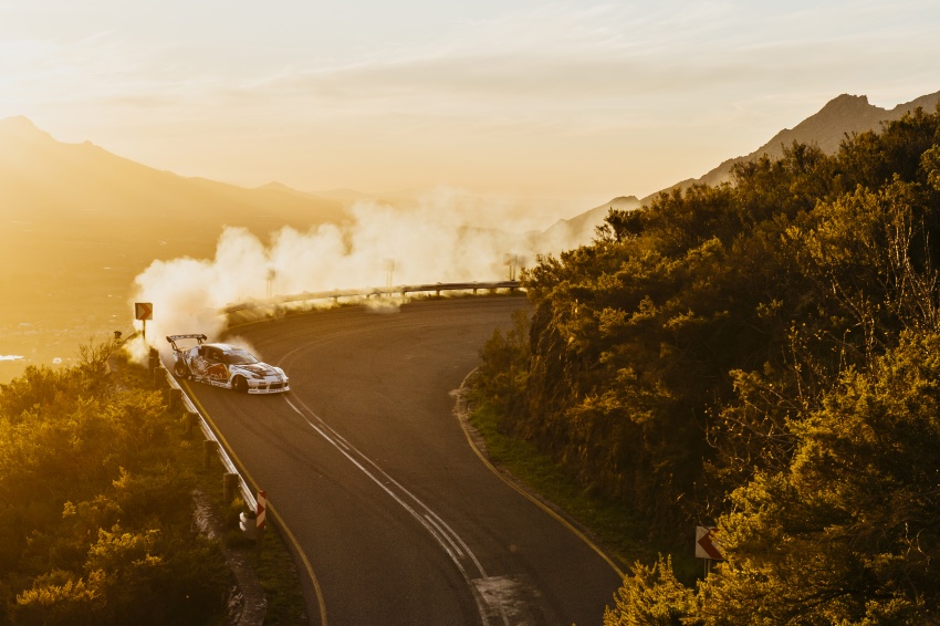 VIDEO: Mazda RX-8 “Badbul” drifts Franschhoek Pass 562512