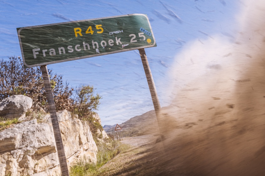 ‘Mad Mike’ Whiddett tawan Franschhoek Pass di Afrika Selatan dengan Mazda RX-8 tiga rotor 20B  “Badbul” 562648