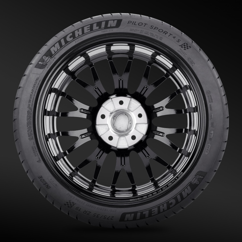 Michelin Pilot Sport 4 S tyre replaces Pilot Super Sport 561609