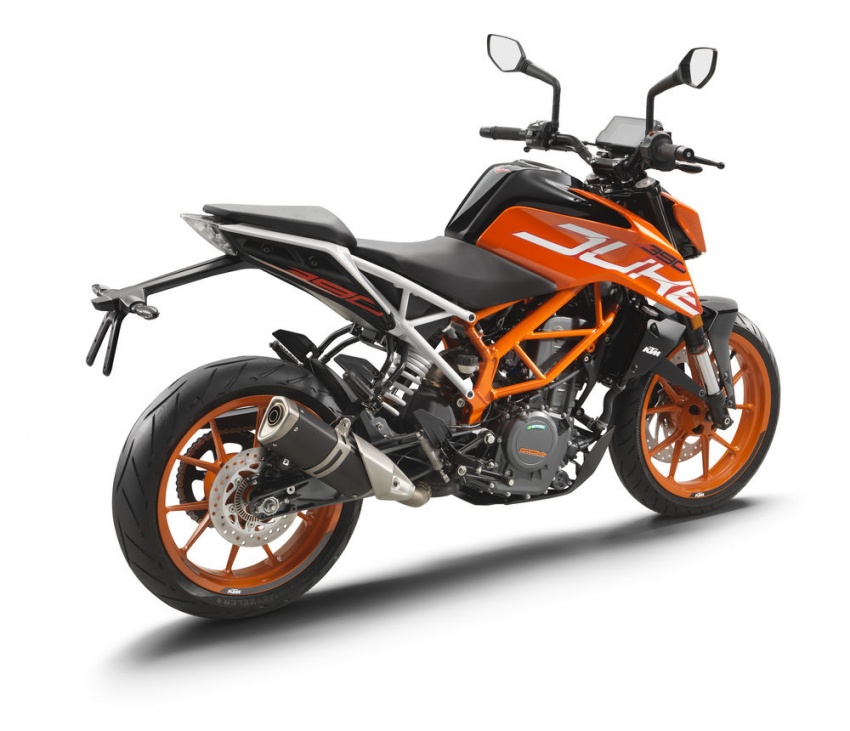 KTM Duke 390 2017 – tampil lebih garang dan banyak pembaharuan, termasuk suspensi dan kerangka 575744