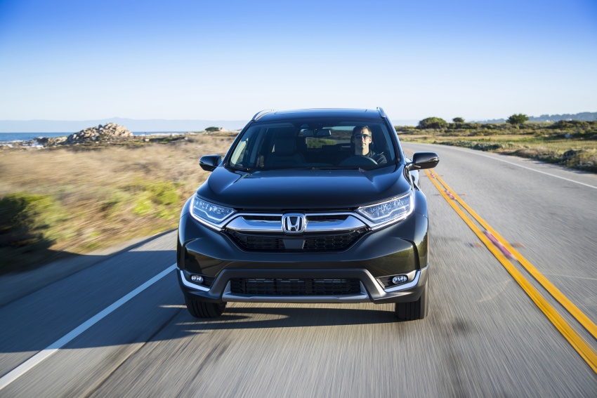 MEGA GALLERY: 2017 Honda CR-V gets showcased 586552