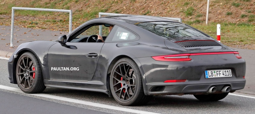 SPIED: Next-gen Porsche 911 seen in 991 clothes 576535