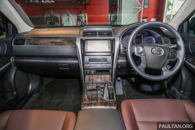 toyota_camry_mitsui_int-1