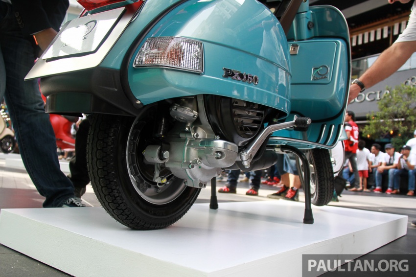 GALERI: Vespa PX150 edisi ulang tahun ke-70 – enjin dua lejang 150 cc, terhad 36 unit sahaja di Malaysia 582301