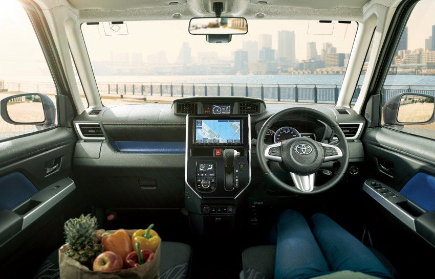 Toyota Roomy and Tank minivans launched in Japan 576057