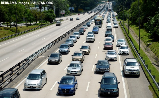 Illegal for motorcycles to use the fast lane in Malaysia?