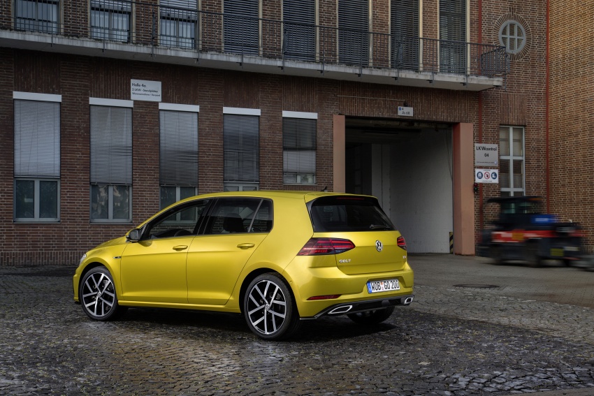 Volkswagen Golf facelift unveiled – Mk7 gets revamped Image #577689