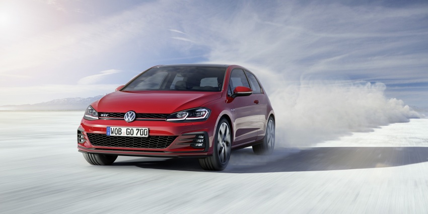 Volkswagen Golf facelift unveiled – Mk7 gets revamped Image #577699
