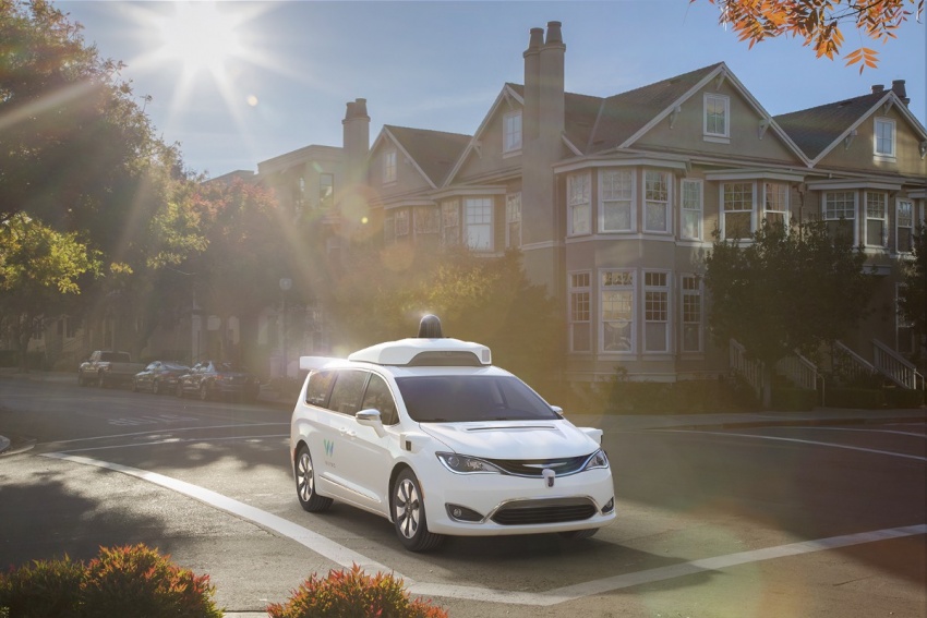 Google Waymo unveils autonomous Chrysler Pacifica 593404