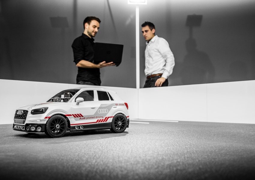 Audi Q2 deep learning concept – self-learning parking 588542