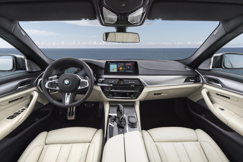 GALLERY: BMW M550i xDrive – range-topping G30 593151