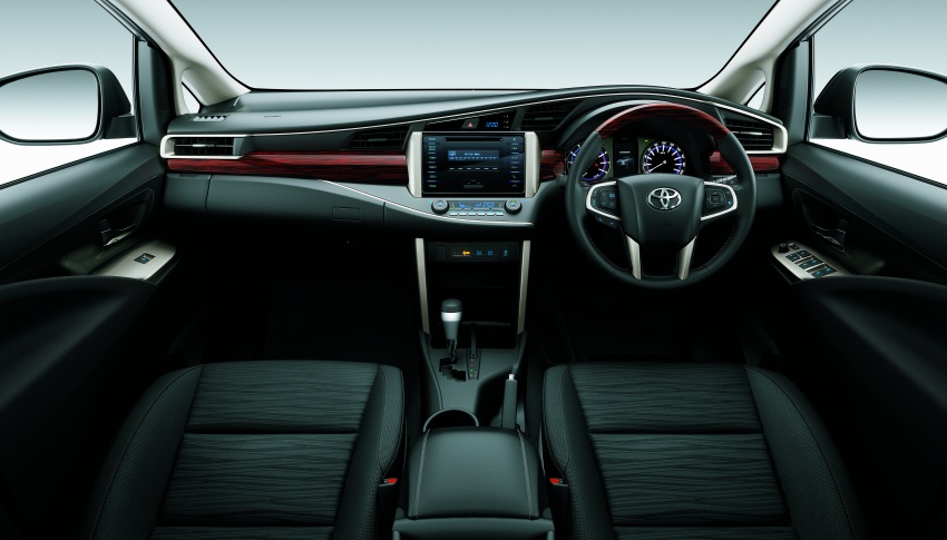 Toyota Innova generasi kedua dilancarkan di Malaysia – 3 varian, 139 PS/183 Nm, EEV, harga dari RM106k 588122