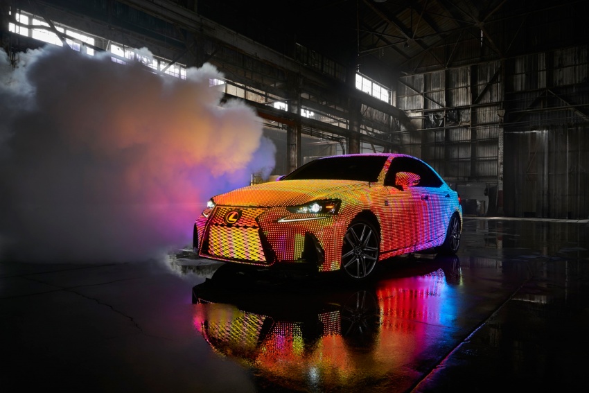Lexus LIT IS shown – 41,999 LEDs to light up your life 588681