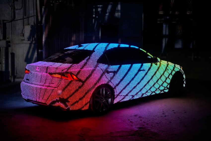 Lexus LIT IS shown – 41,999 LEDs to light up your life 588685