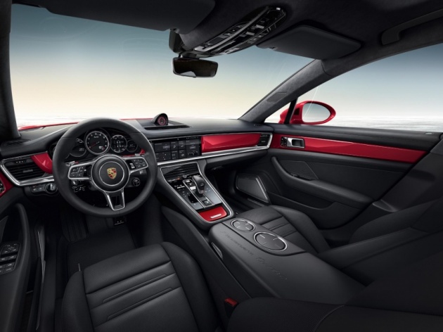 Porsche Panamera Turbo Executive dijadikan lebih eksklusif oleh cabang modifikasi dalaman Porsche