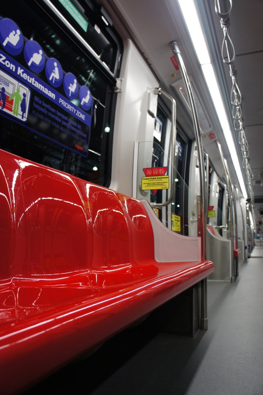 RapidKL rasmi tren KLAV bagi laluan Kelana Jaya 596179