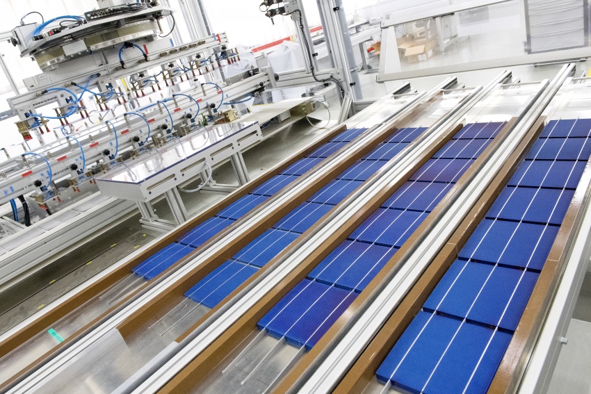 Perancis guna jalan solar Wattway pertama di dunia  – dapat hasilkan 767 hingga 1,500 kWh elektrik sehari 596388