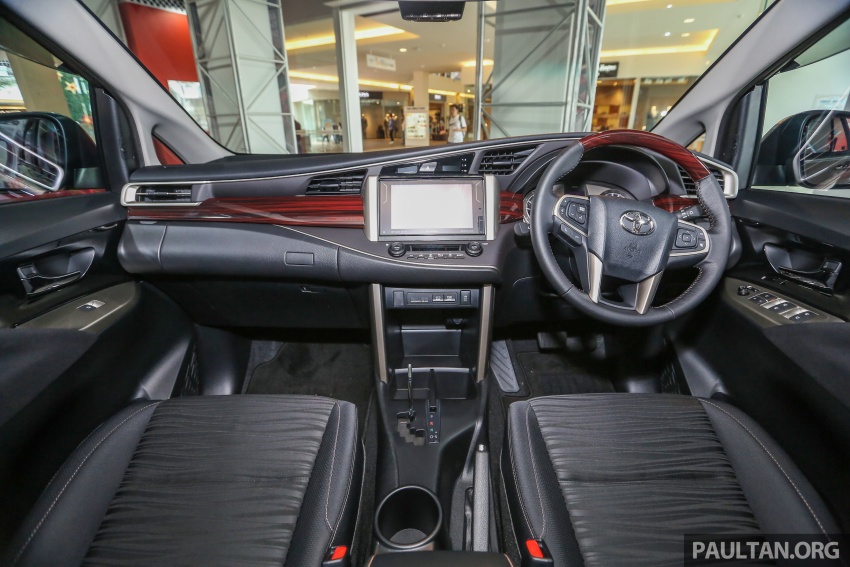 GALERI: Toyota Innova 2.0G baharu dipamerkan di Mitsui – MPV lapan-tempat duduk, Dual VVT-i, enam-kelajuan auto, tujuh beg udara, VSC, RM126k 587675